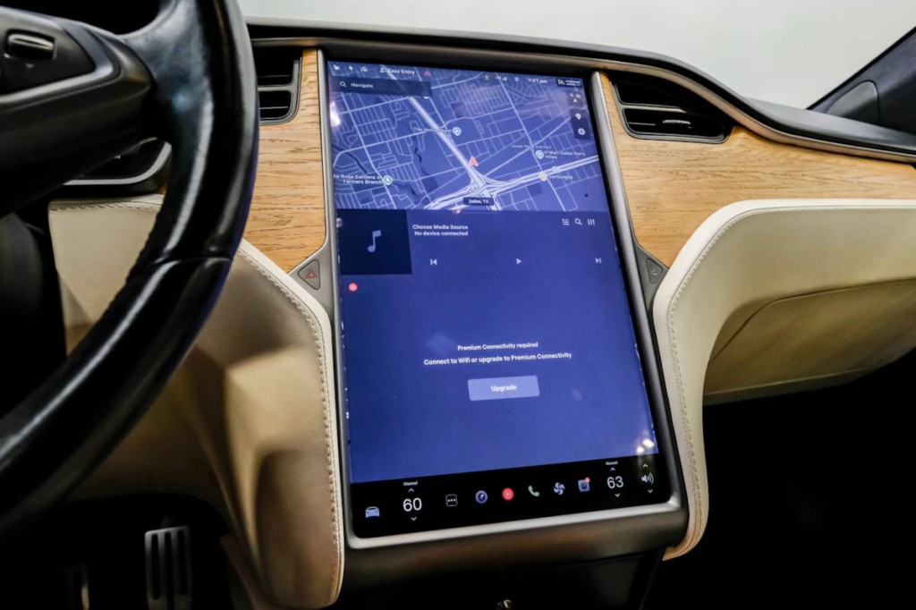 2021 Tesla Model S Image 29