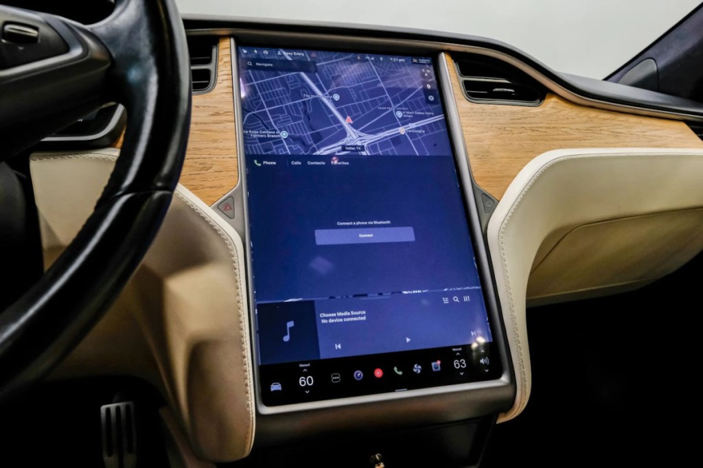 2021 Tesla Model S Image 30