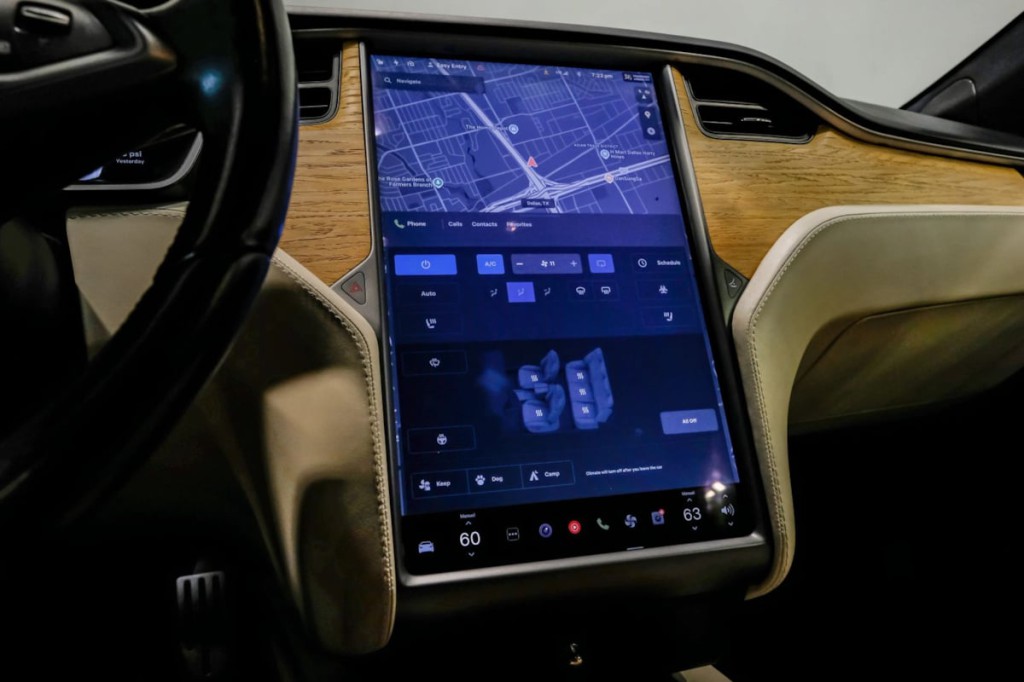 2021 Tesla Model S Image 31