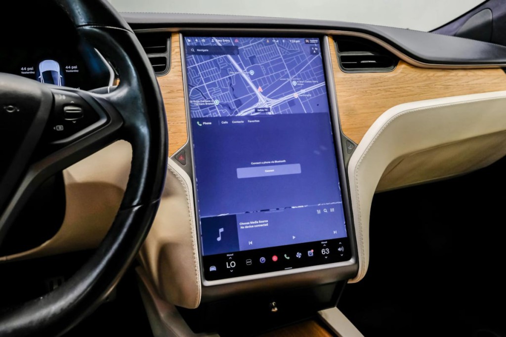 2021 Tesla Model S Image 33