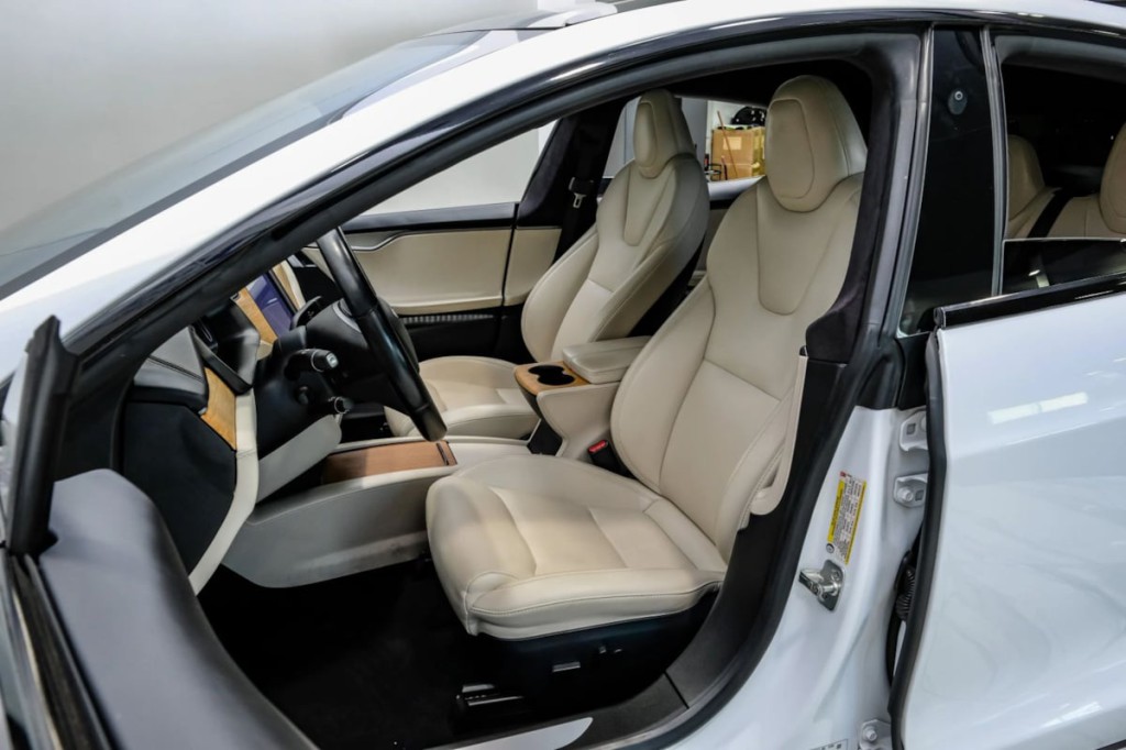 2021 Tesla Model S Image 34