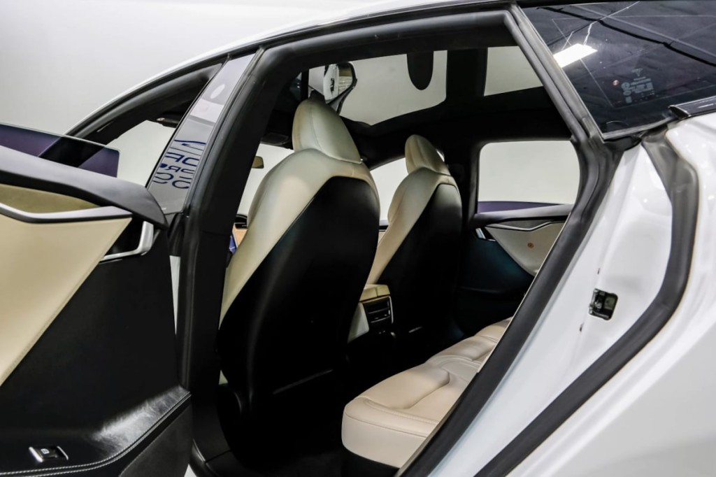 2021 Tesla Model S Image 40
