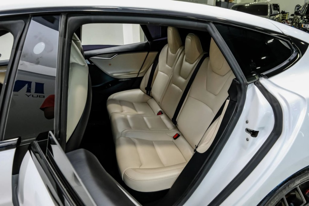 2021 Tesla Model S Image 41