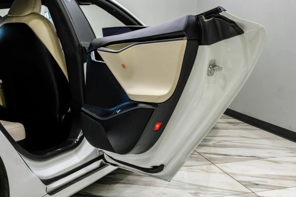 2021 Tesla Model S Image 48