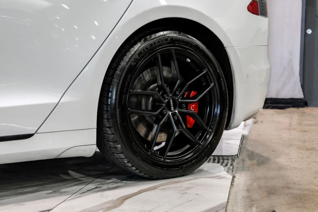 2021 Tesla Model S Image 59