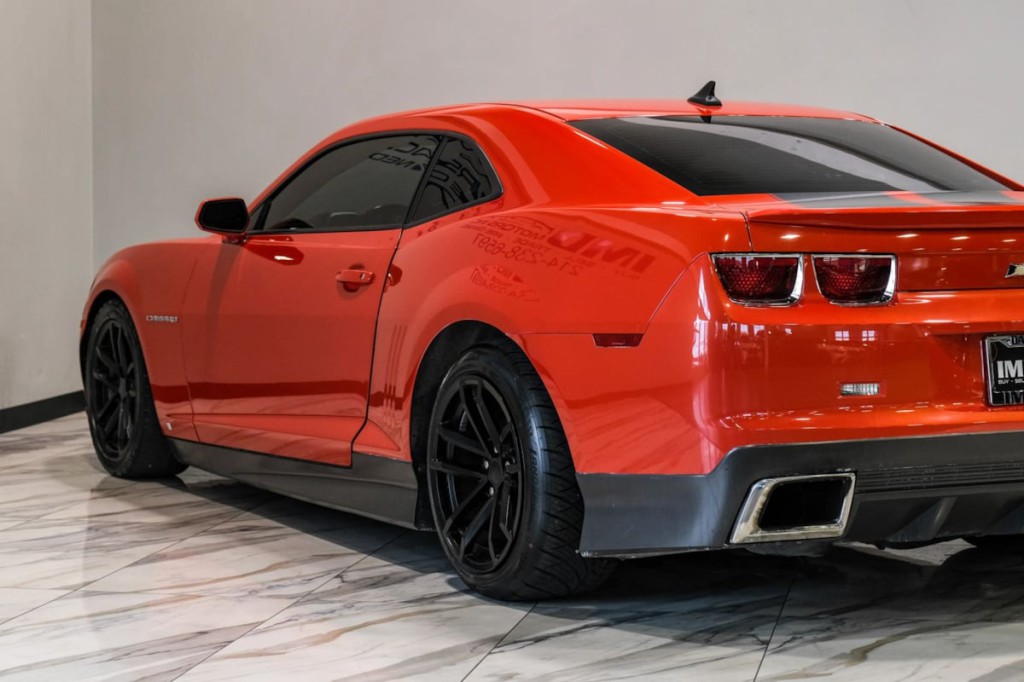 2010 Chevrolet Camaro Image 13
