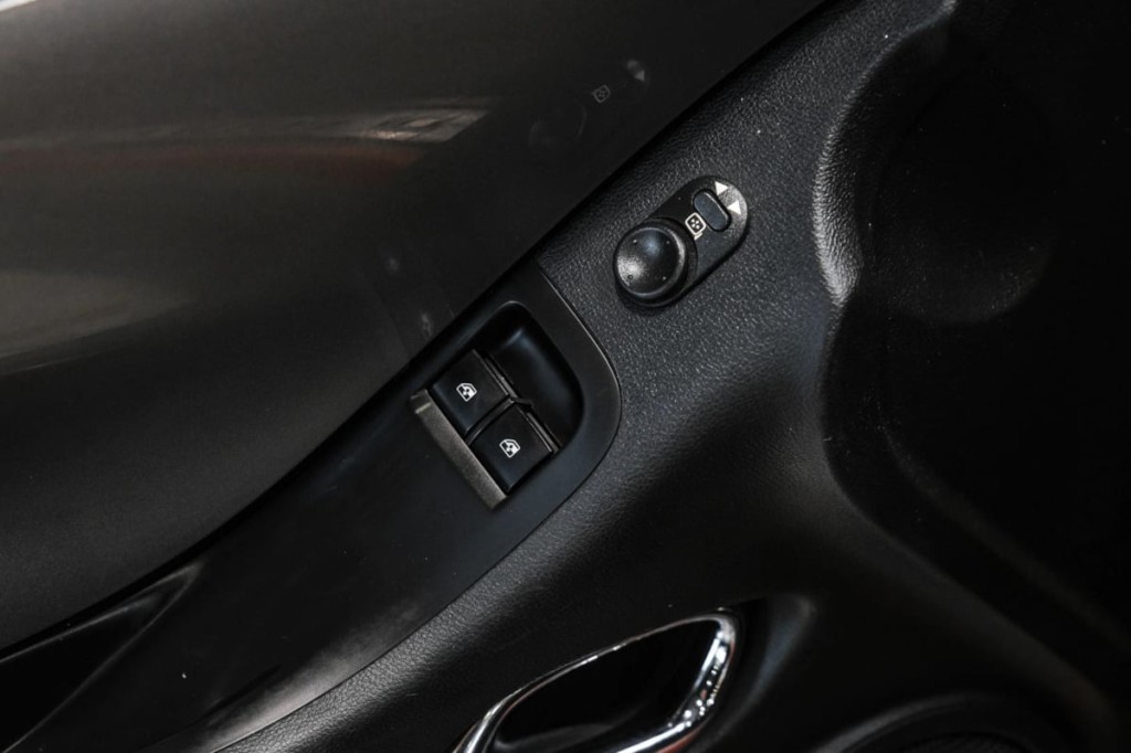 2010 Chevrolet Camaro Image 30