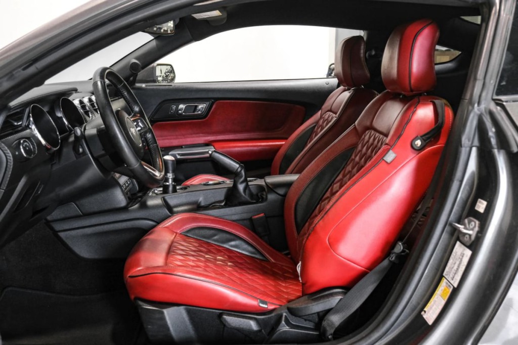 2017 Ford Mustang Image 5