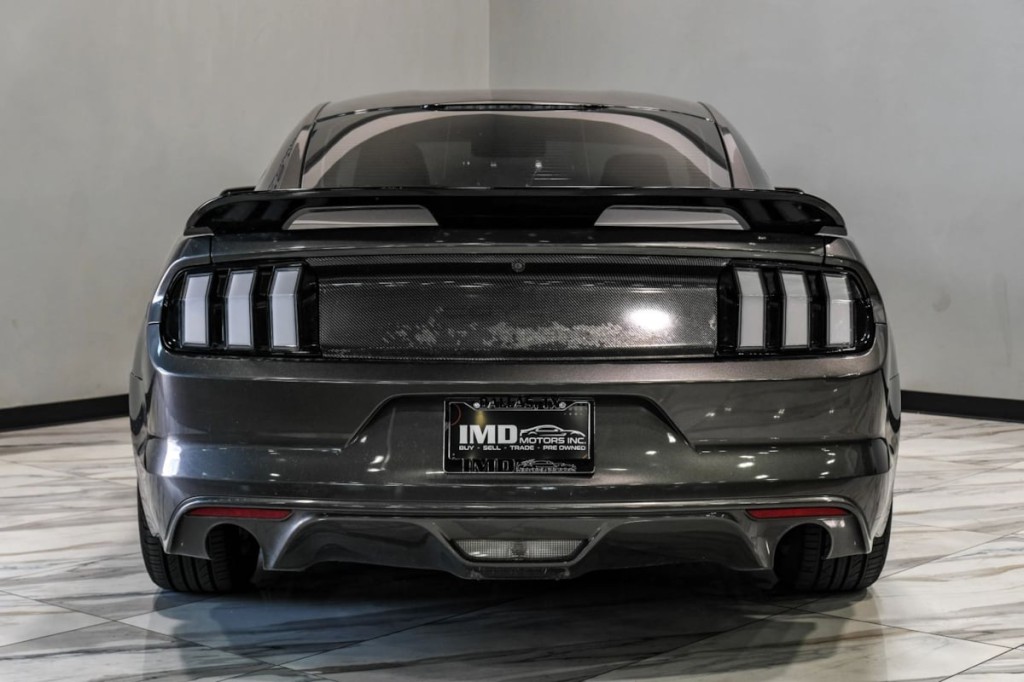 2017 Ford Mustang Image 11