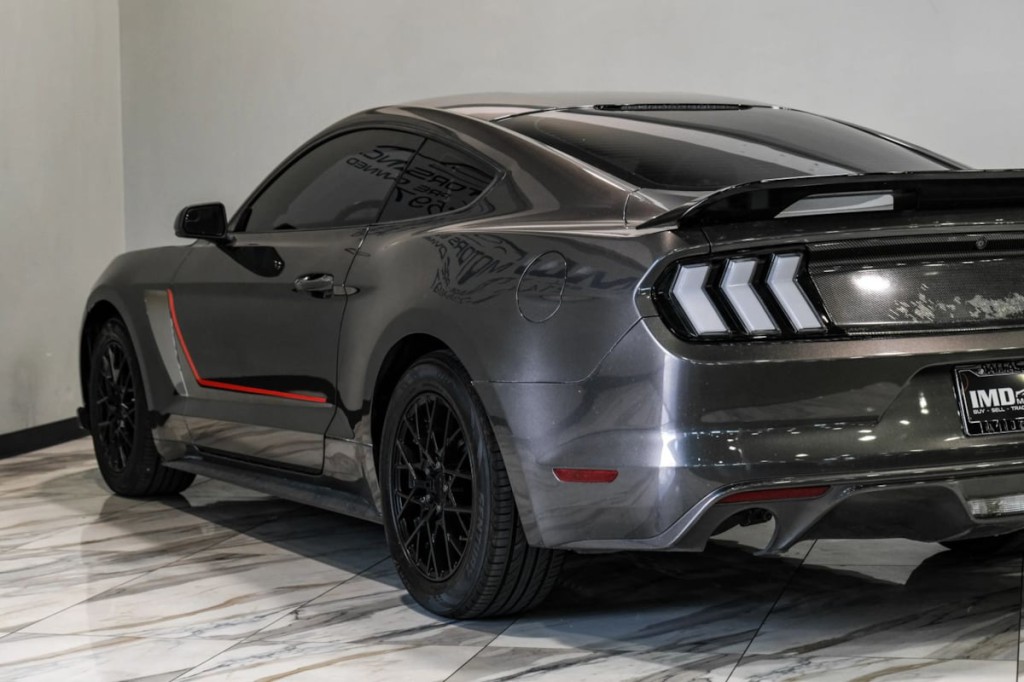 2017 Ford Mustang Image 13