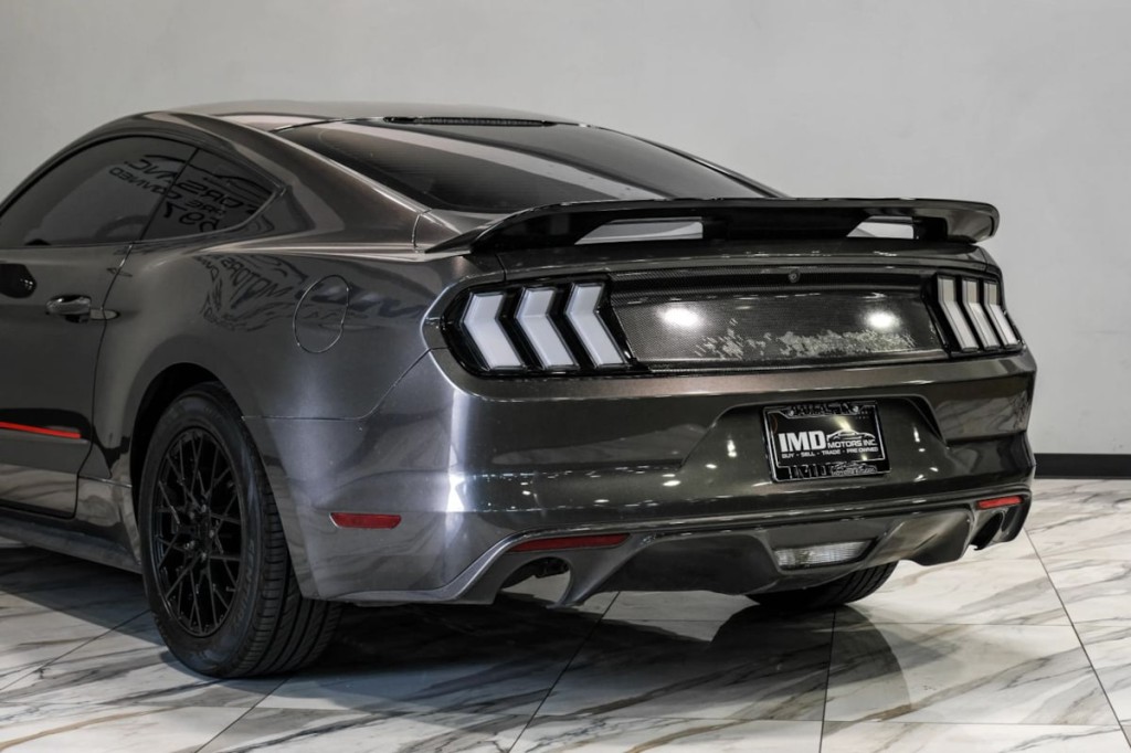 2017 Ford Mustang Image 14