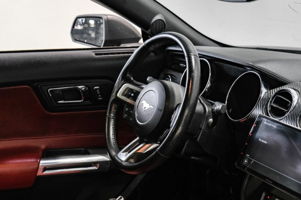 2017 Ford Mustang Image 16