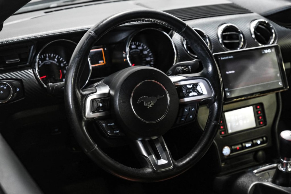 2017 Ford Mustang Image 17