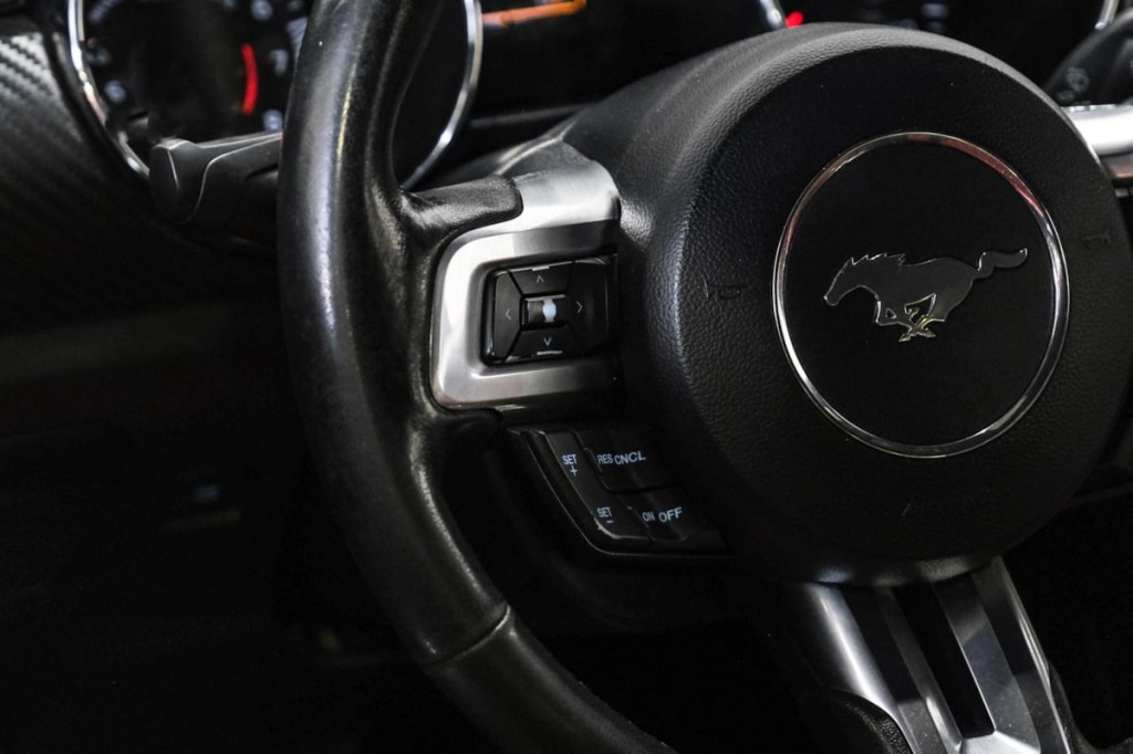 2017 Ford Mustang Image 18