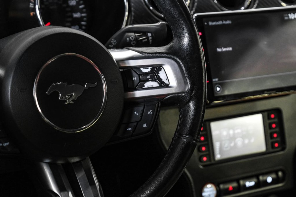 2017 Ford Mustang Image 19