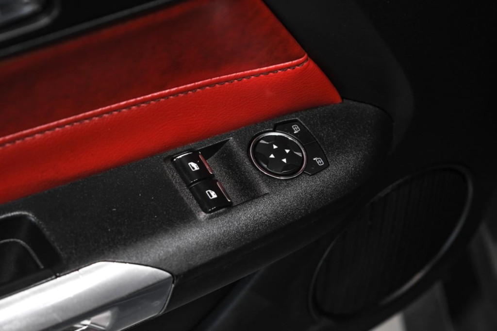 2017 Ford Mustang Image 36