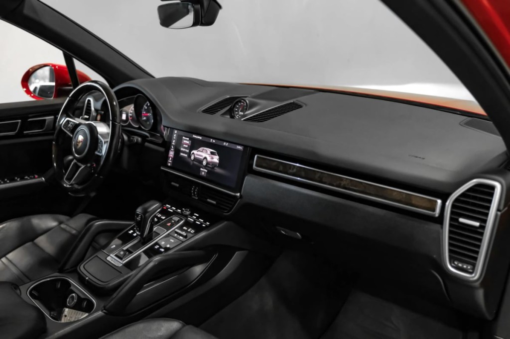 2021 Porsche Cayenne Image 16