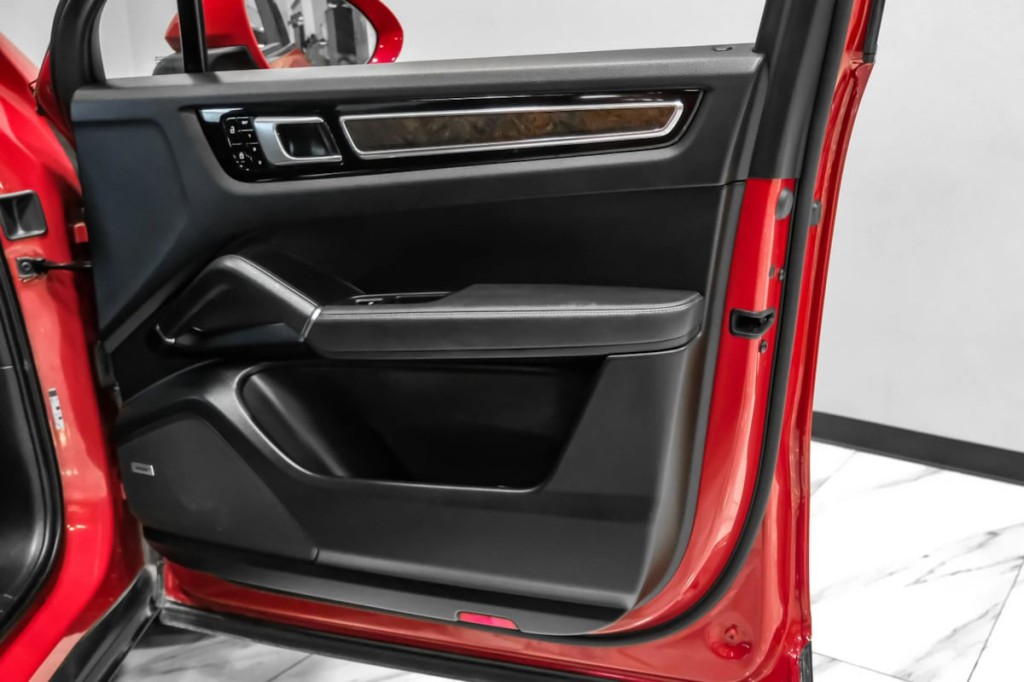2021 Porsche Cayenne Image 43