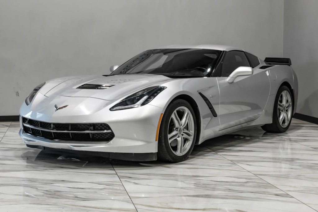 2017 Chevrolet Corvette Image 2