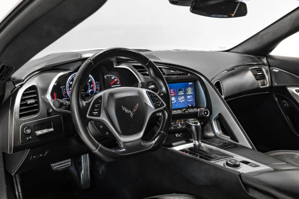 2017 Chevrolet Corvette Image 3