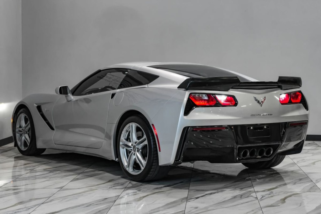 2017 Chevrolet Corvette Image 12