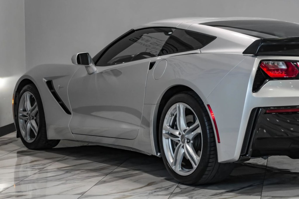 2017 Chevrolet Corvette Image 13