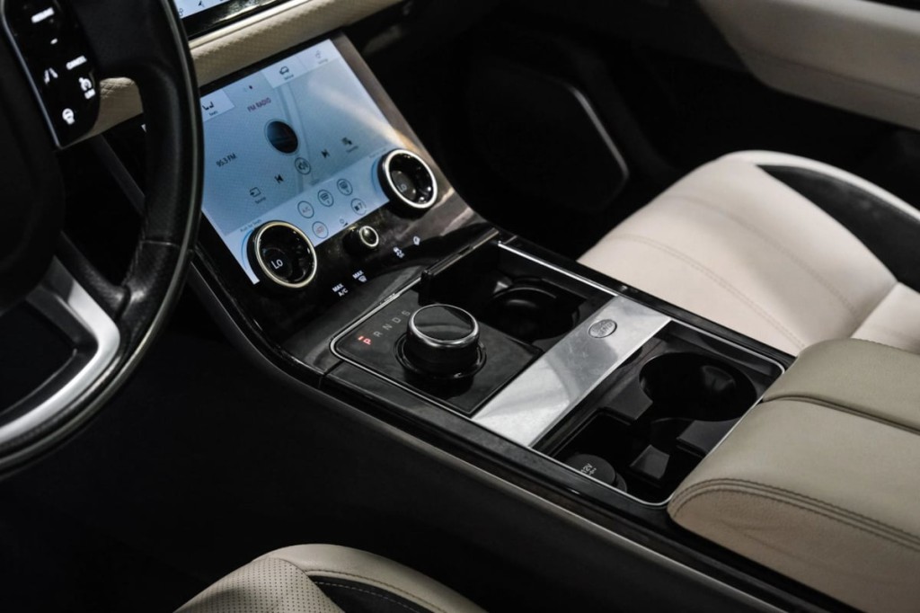 2020 Land Rover Range Rover Image 25