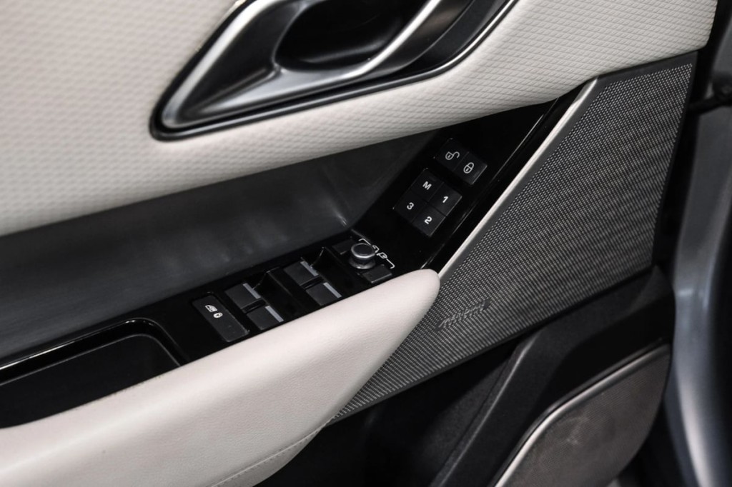 2020 Land Rover Range Rover Image 39