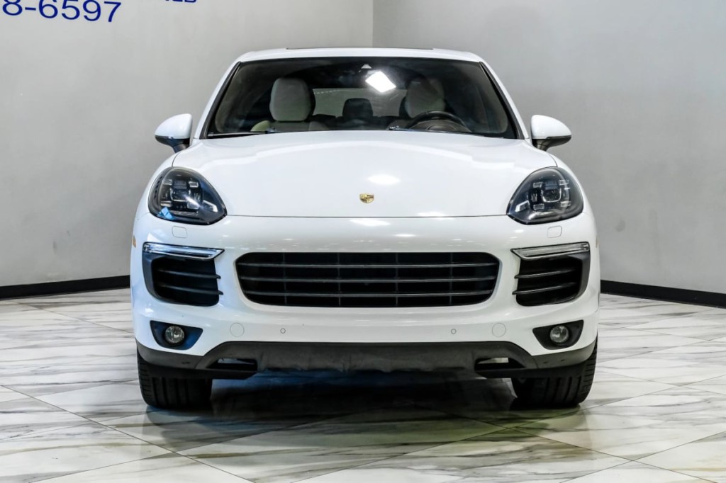2017 Porsche Cayenne Image 9