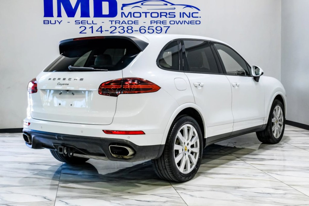 2017 Porsche Cayenne Image 12