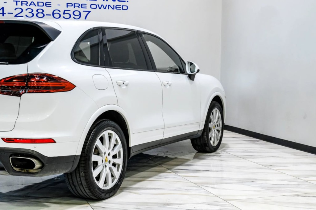 2017 Porsche Cayenne Image 14