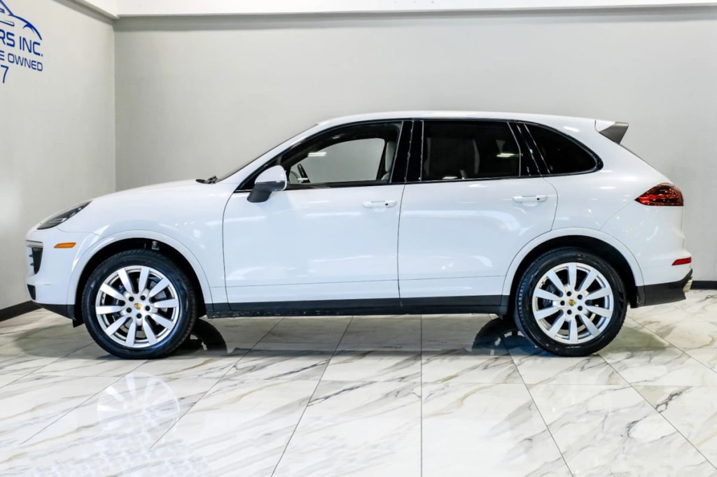 2017 Porsche Cayenne Image 17