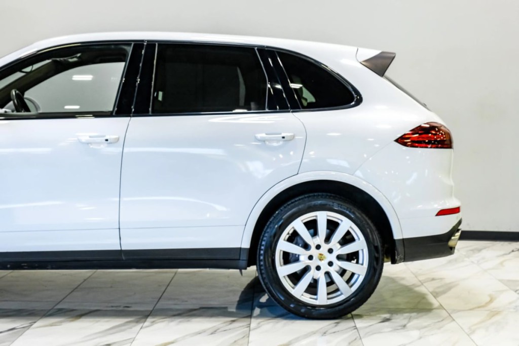 2017 Porsche Cayenne Image 19