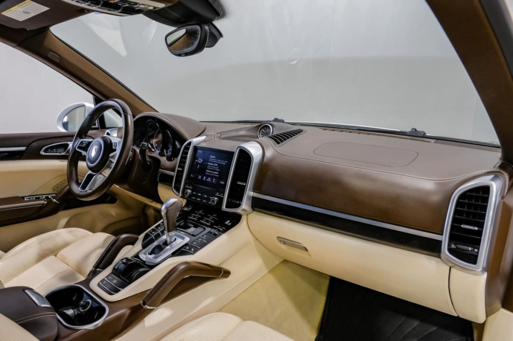 2017 Porsche Cayenne Image 20