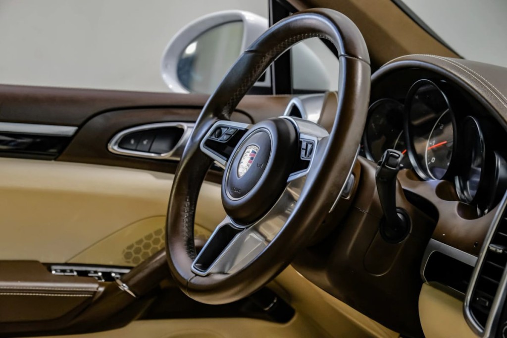 2017 Porsche Cayenne Image 21