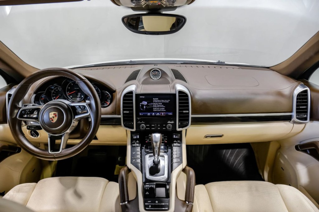 2017 Porsche Cayenne Image 22