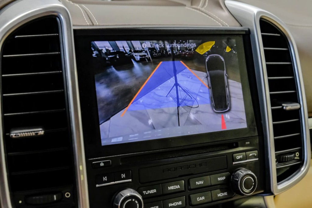 2017 Porsche Cayenne Image 30