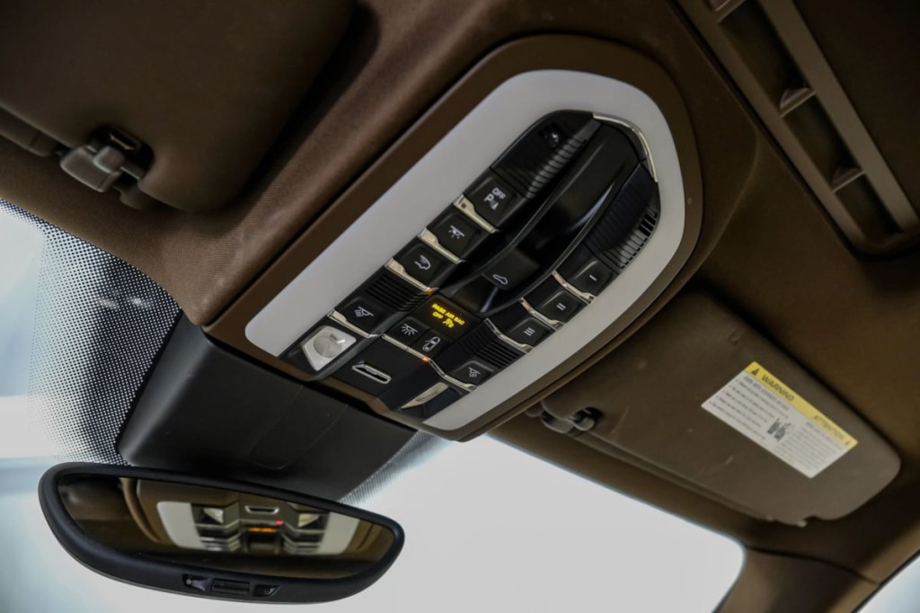 2017 Porsche Cayenne Image 31