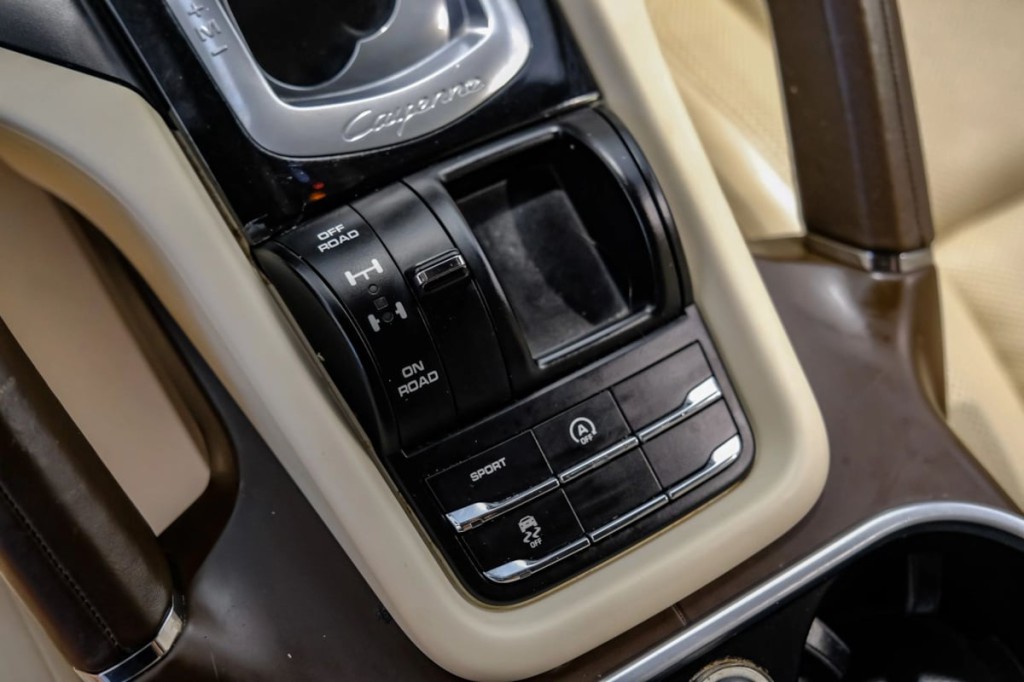 2017 Porsche Cayenne Image 37