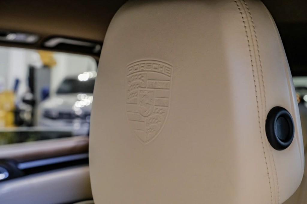 2017 Porsche Cayenne Image 50
