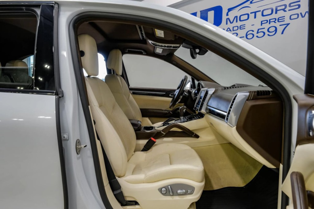 2017 Porsche Cayenne Image 53