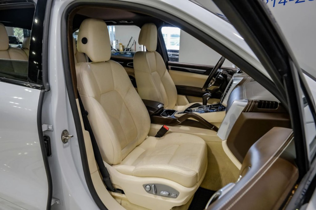 2017 Porsche Cayenne Image 54