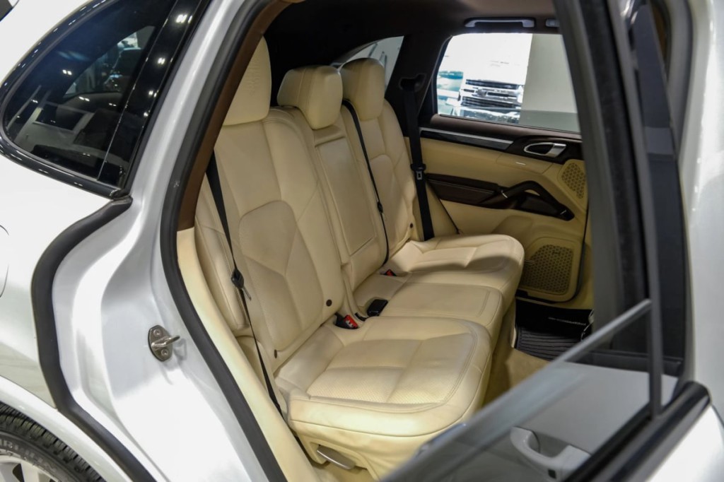 2017 Porsche Cayenne Image 56