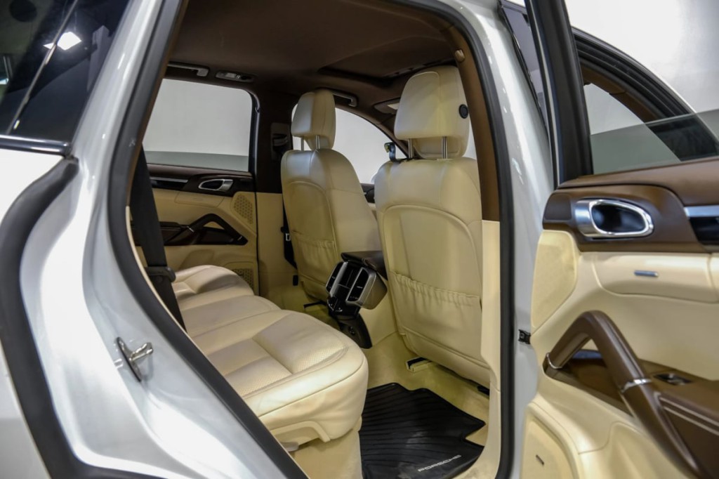 2017 Porsche Cayenne Image 57