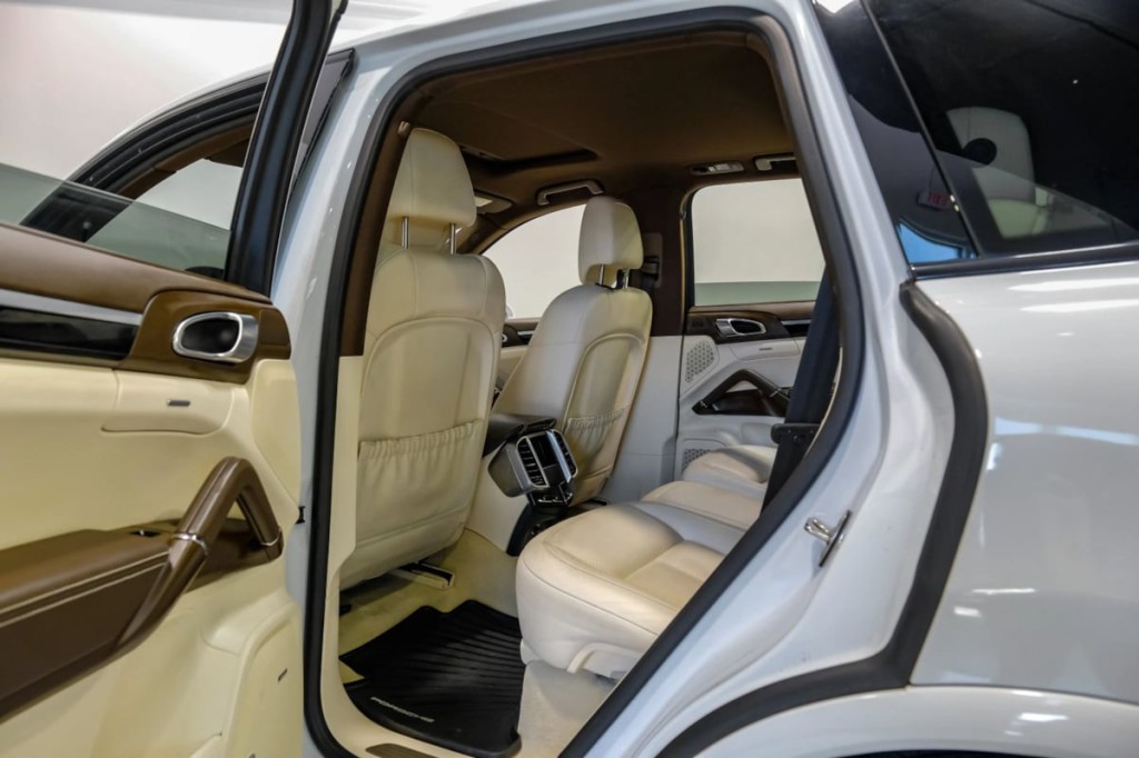 2017 Porsche Cayenne Image 59