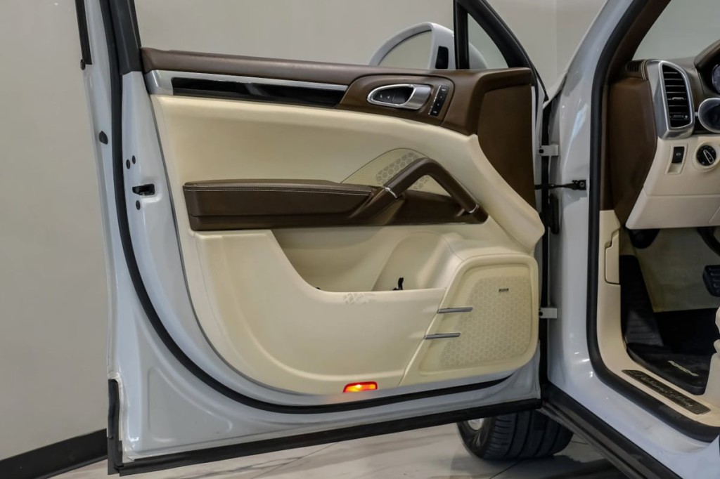 2017 Porsche Cayenne Image 63