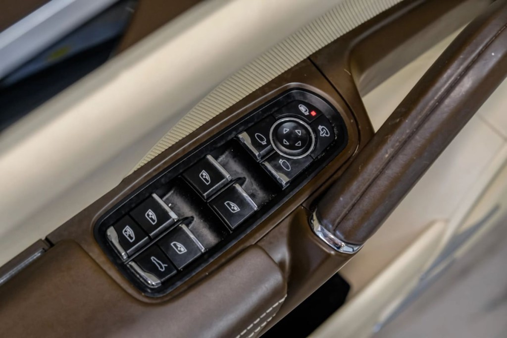2017 Porsche Cayenne Image 64