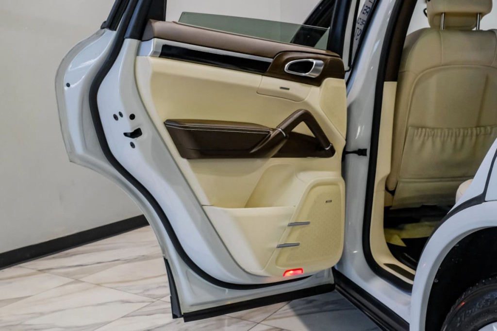 2017 Porsche Cayenne Image 67