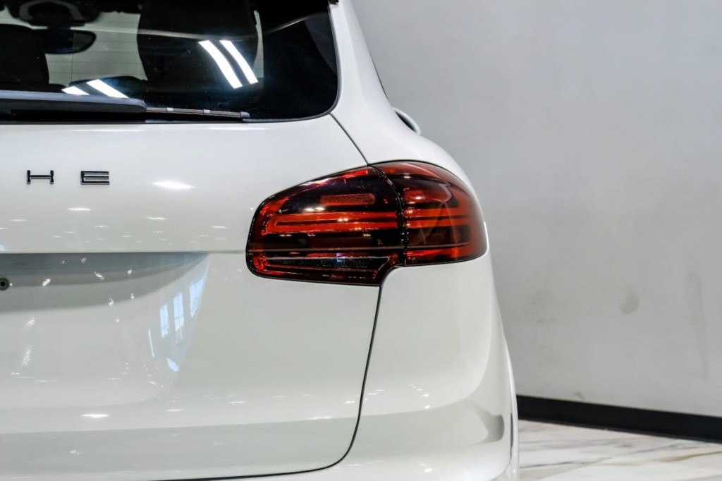 2017 Porsche Cayenne Image 71
