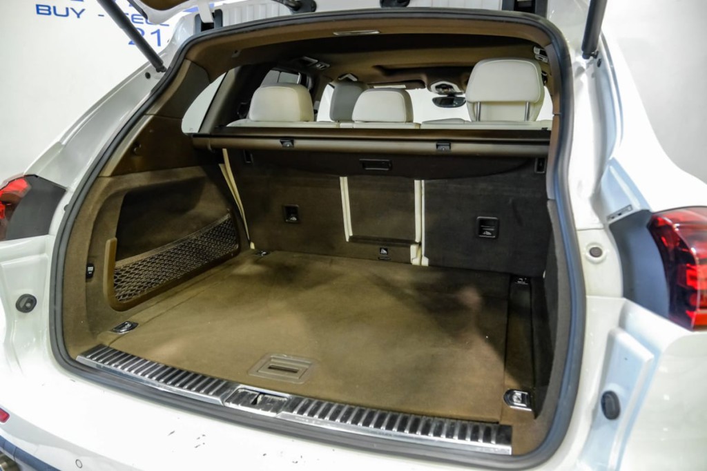 2017 Porsche Cayenne Image 78